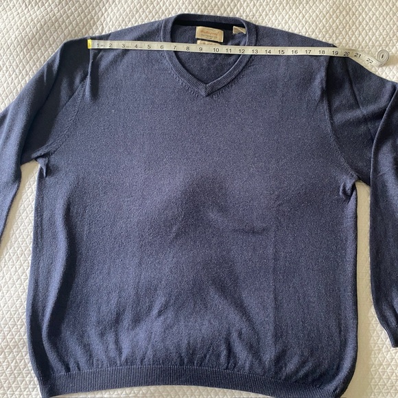 Weatherproof Vintage Men's Blue Cashmere V-Neck
Sweater Size L - Picture 4 of 9